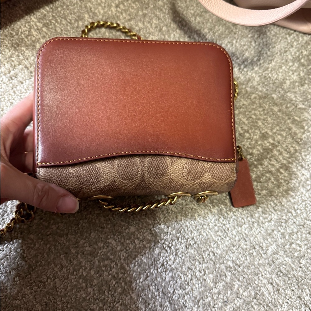 Coach Madison - image 5